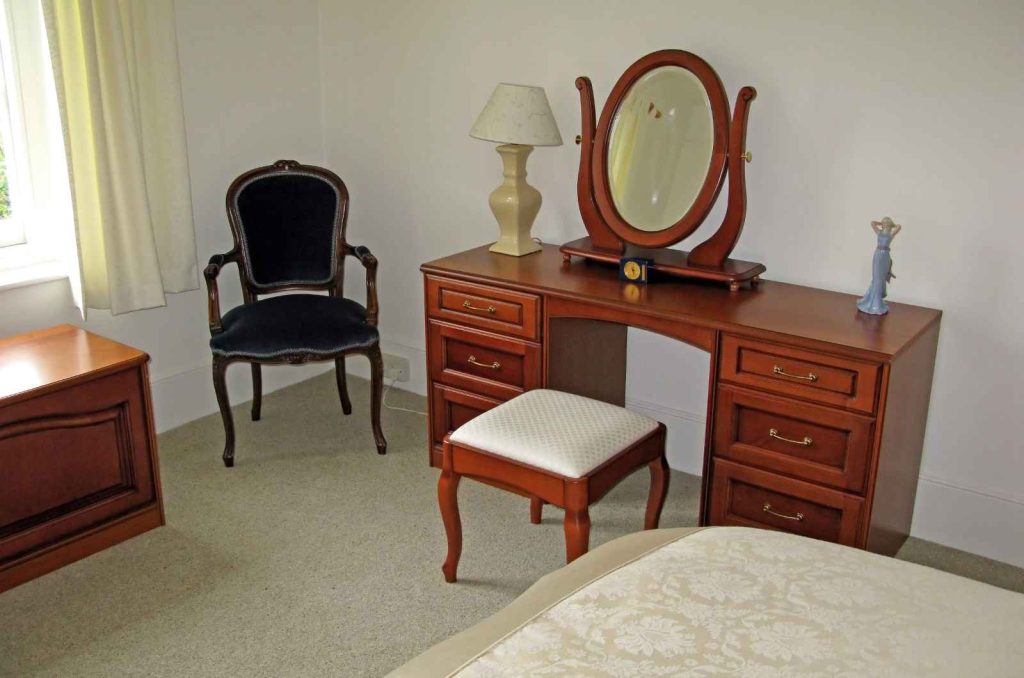 שידות איפור